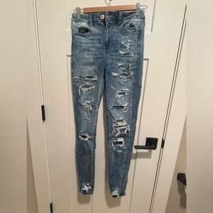 American Eagle Ripped Curvy Hi-Rise Jegging